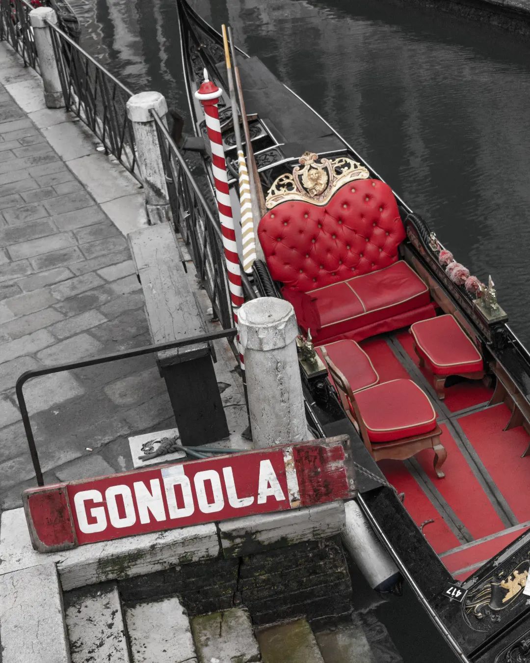 Kouzelné Benátky 🟩⬜🟥

#2021#venice #benatky #italy #gondola #cesinacestach #traveling #travelinspiration #city #nikonphotography #red